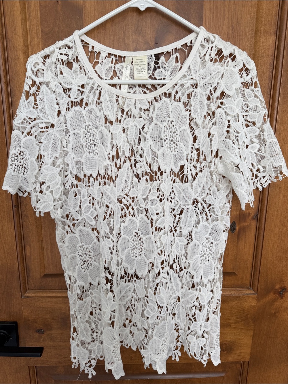 Simply Irresistible White Floral Lace Short-Sleeve Tunic